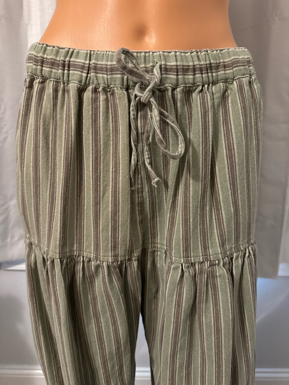 Cool Free People size S green brown striped relaxed fit drawstring joggers - Picture 2 of 5